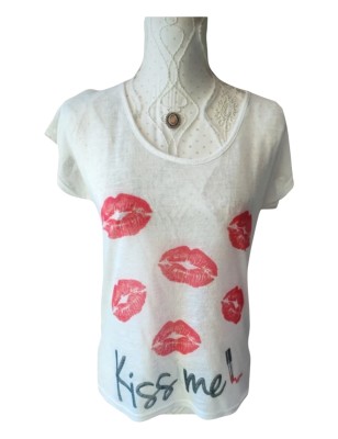 T-Shirt Kiss Me