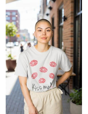 T-Shirt Kiss Me